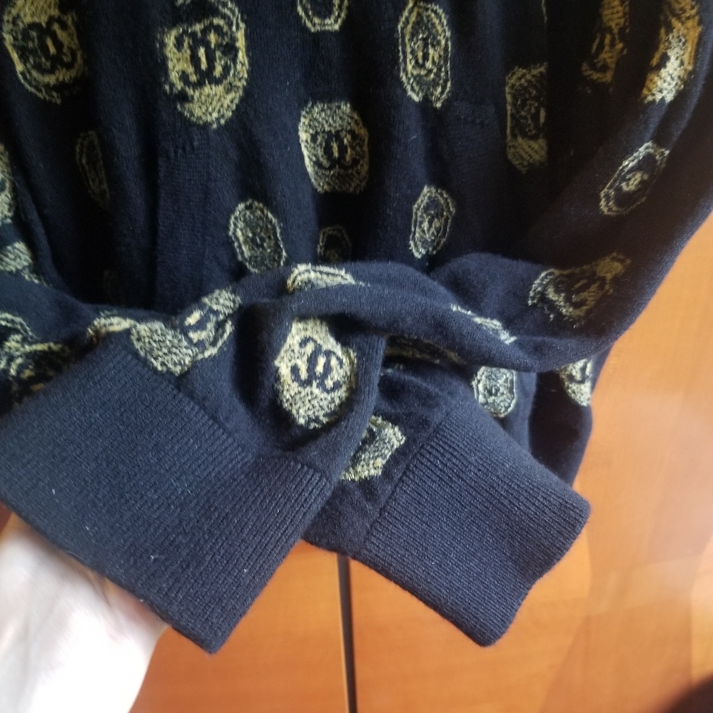 🆕️Chanel 2021 fall/winter CC mania Floral Swether - Picture 8 of 16